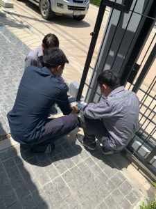 รับติดตั้งประตูรีโมทสวนหลวง